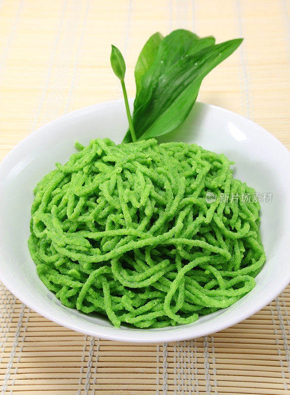 Ramson Spaetzle或Bärlauchspätzle